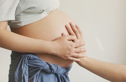 讨论如何有效应对前置胎盘，确保妈妈和宝宝可以顺利迎接足月